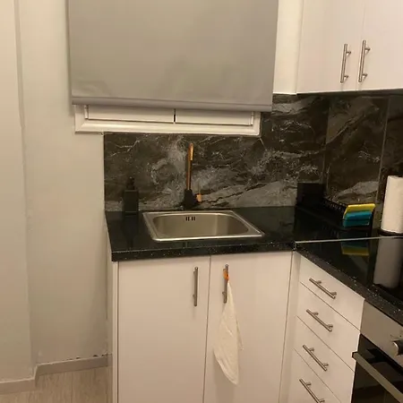 Cozy 4 * Athens