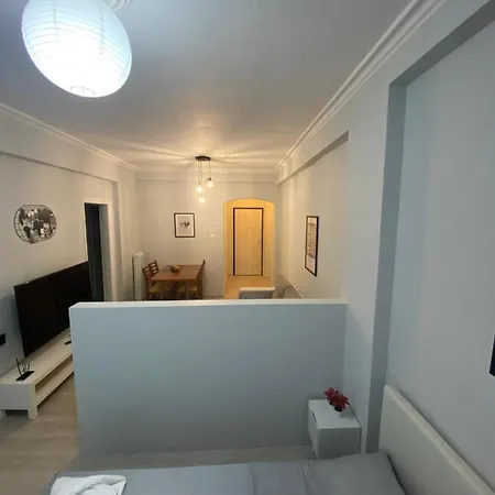 Cozy 4 * Athens