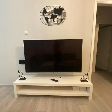 Cozy 4 Athens